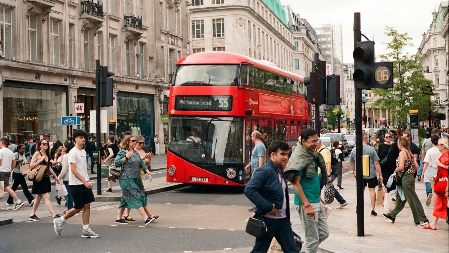 UK to raise immigrant English requirement to A-level (B2) from 2026 for key work visas under new immigration rules.