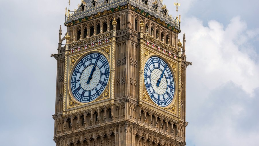 UK BRP 2025 deadlines are near. Learn what to do before your BRP expires and how to switch to a UK eVisa to stay compliant.