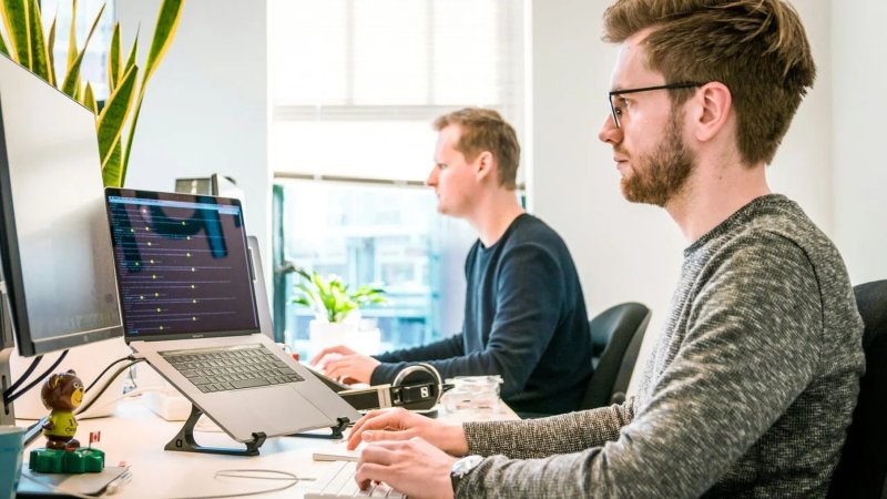 Find UK visa sponsorship jobs in healthcare, IT, finance & more. Get tips, job lists & sponsor companies for the Skilled Worker visa.