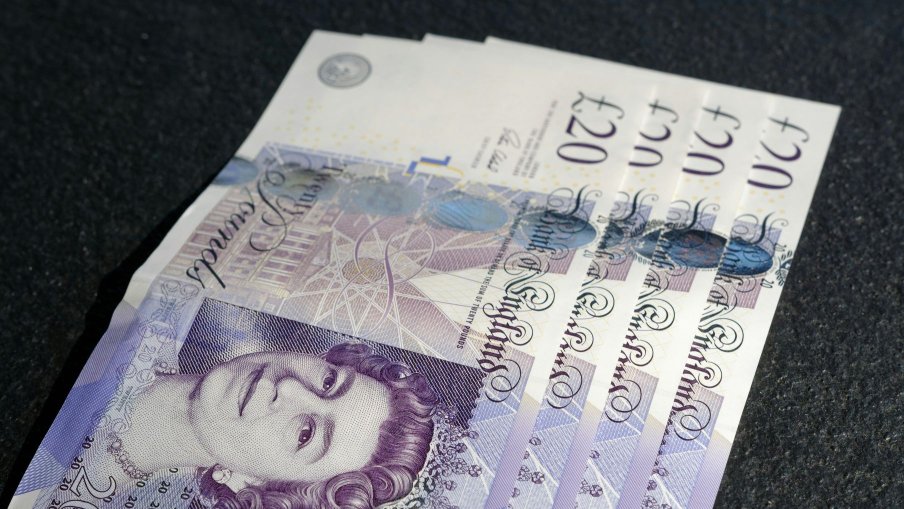 Find out UK visitor visa fees for 6-month, 11-month, and long-term visas. Get costs, durations & tips to choose the right UK visa.