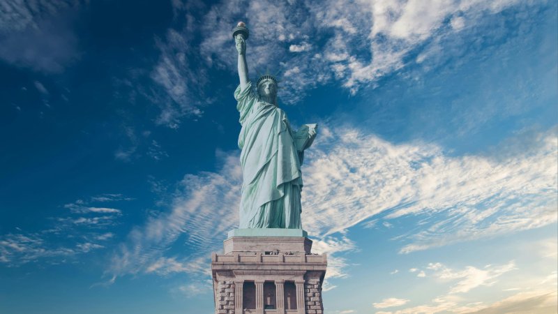 Complete US visa guide: types, application steps, fees, processing times, refusals, appeals & tips for success.